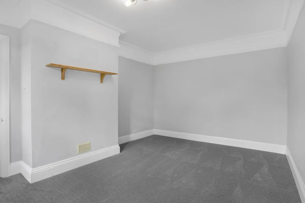Wherwell Rd, Town Centre, Guildford, GU2, photo 2