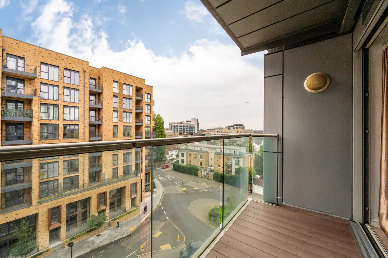 1 bed flat for sale — 444 The Blenheim Centre, Prince Regent Road, Hounslow
