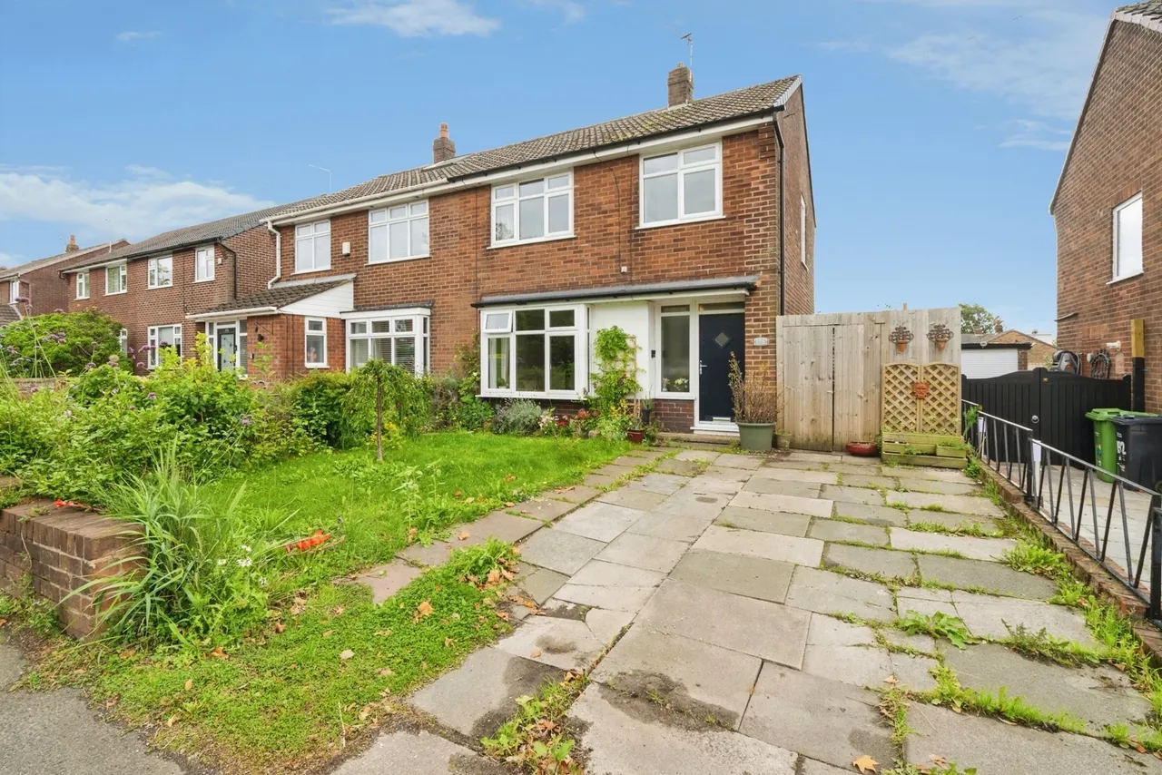 3 bed property for sale, Park Road, Westhoughton, BL5