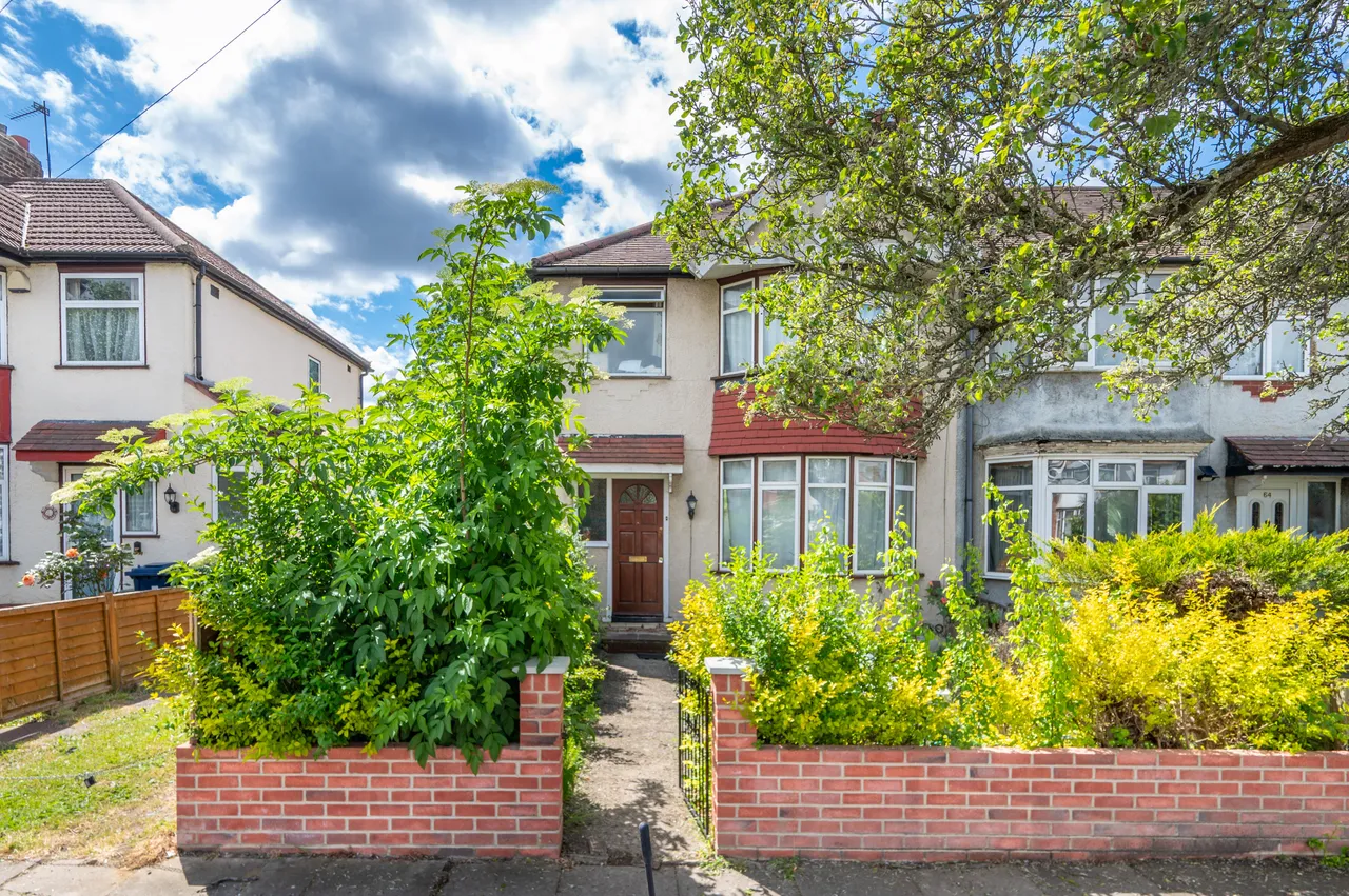 3 bed house for sale — 66 Tavistock Avenue, Greenford