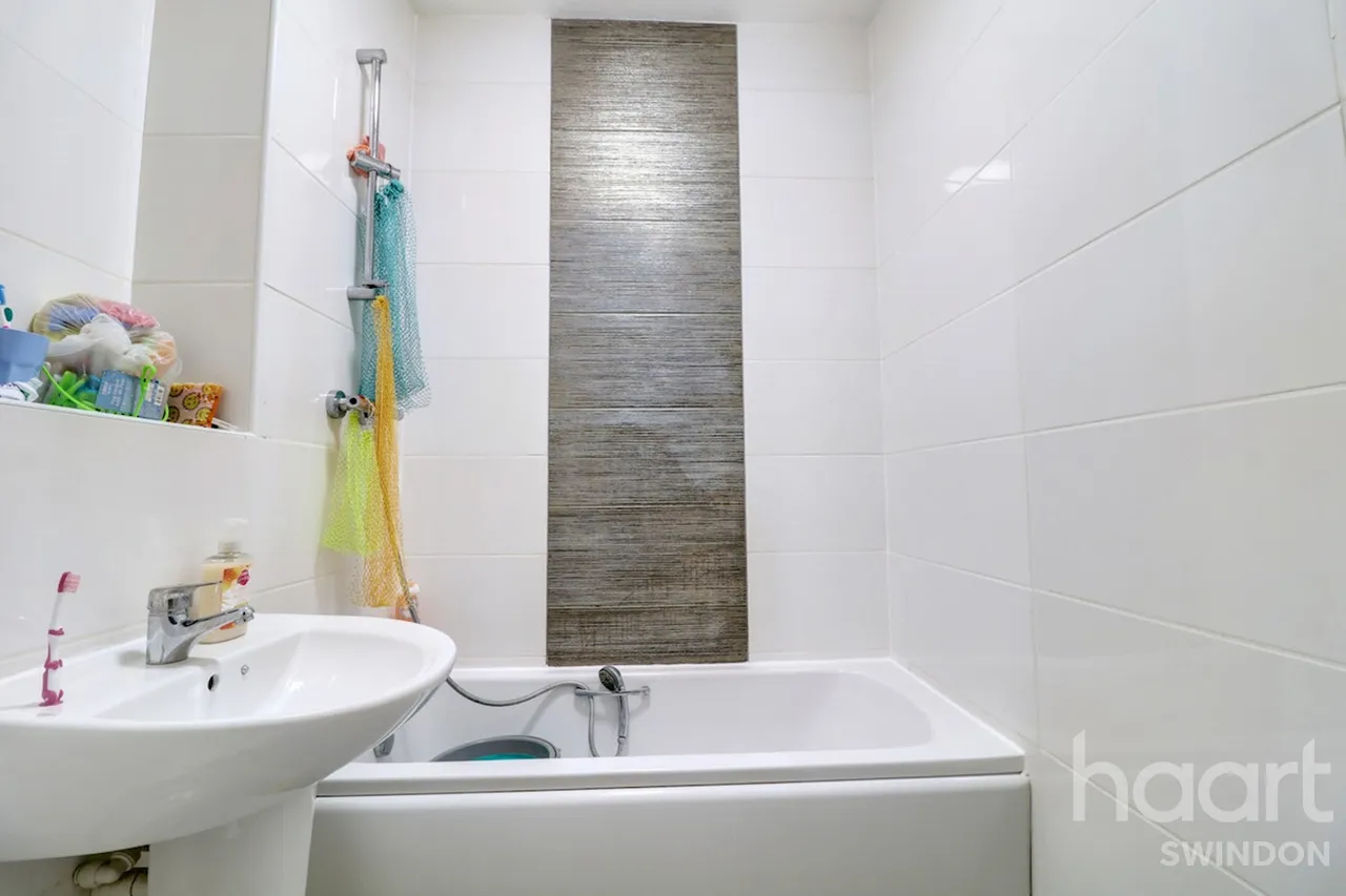 Farnsby Street, Swindon, SN1, photo 4