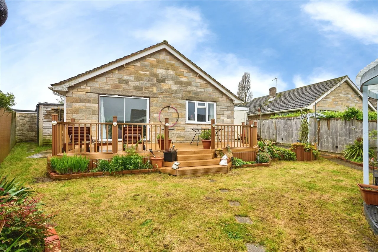 Hinton Road, Newport, PO30, photo 9
