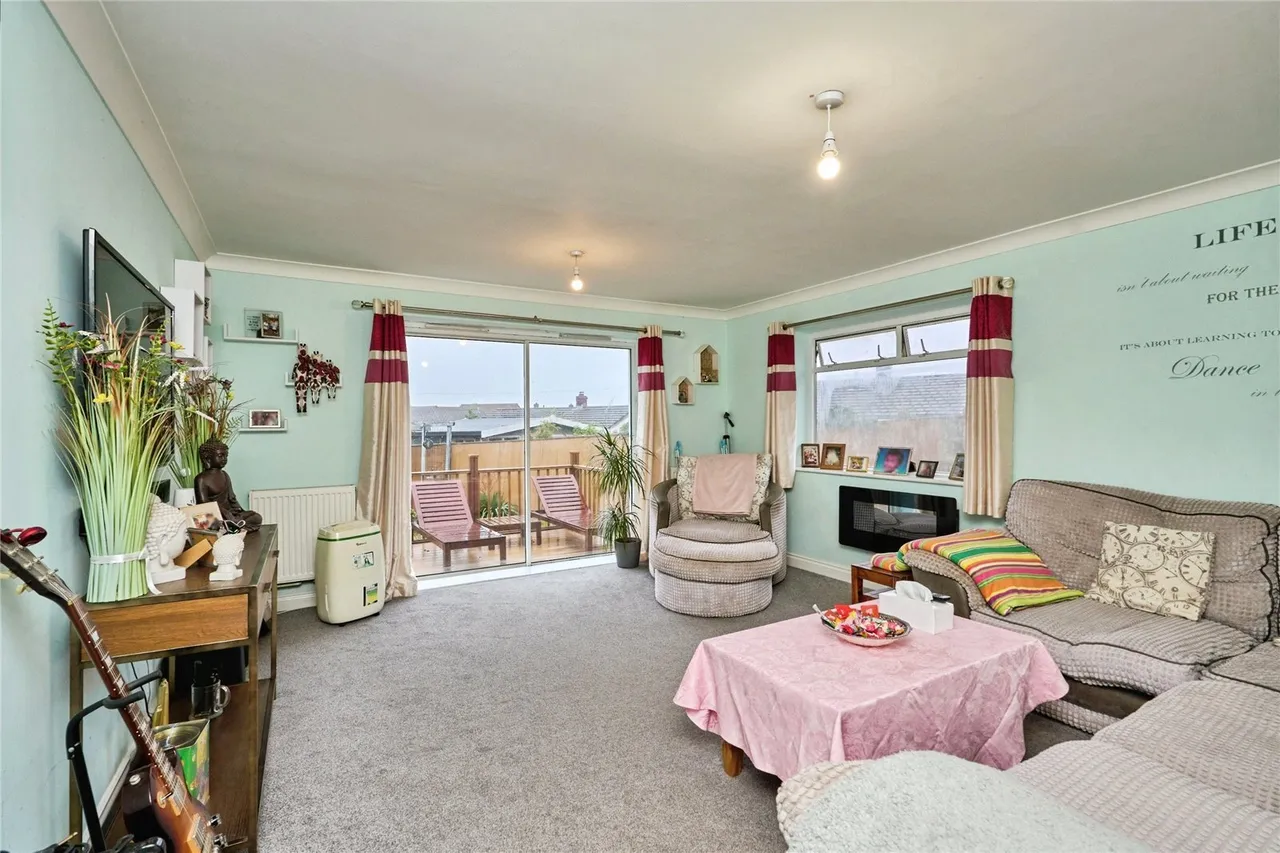 Hinton Road, Newport, PO30, photo 4