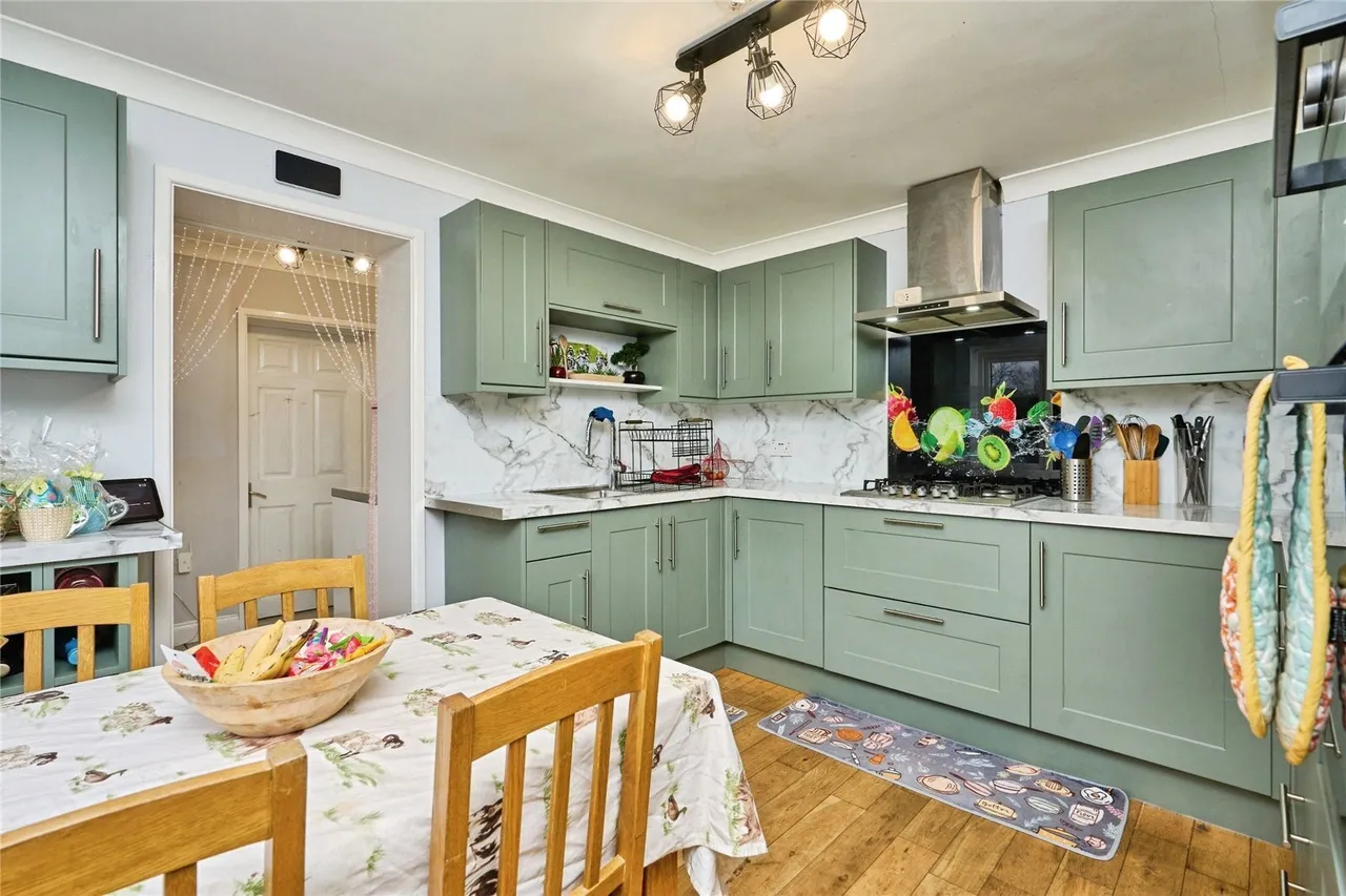 Hinton Road, Newport, PO30, photo 3