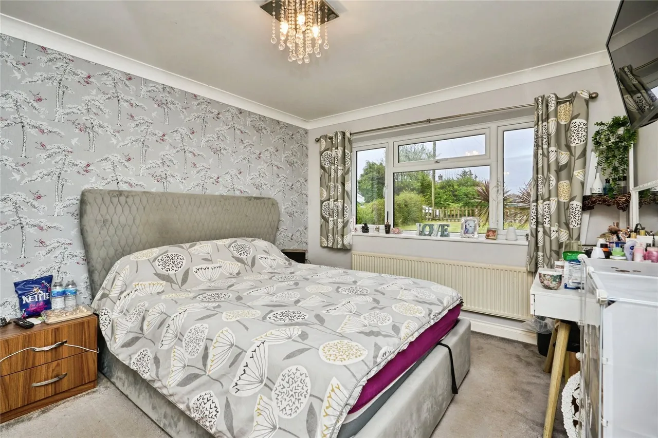Hinton Road, Newport, PO30, photo 11