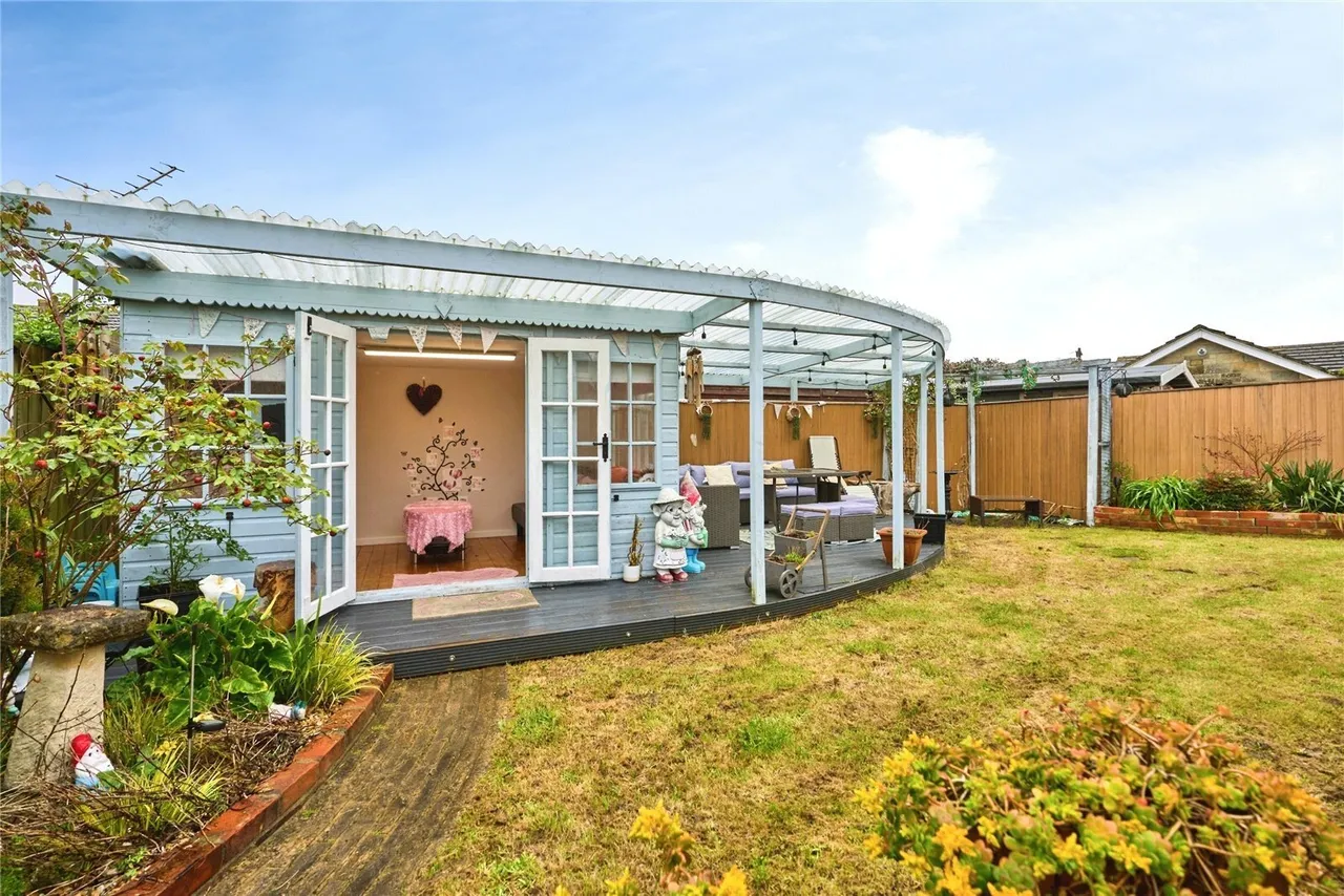Hinton Road, Newport, PO30, photo 5