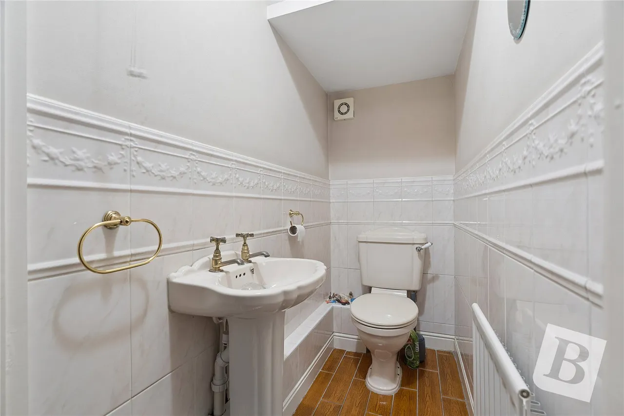 St. Marys Lane, Upminster, RM14, photo 7