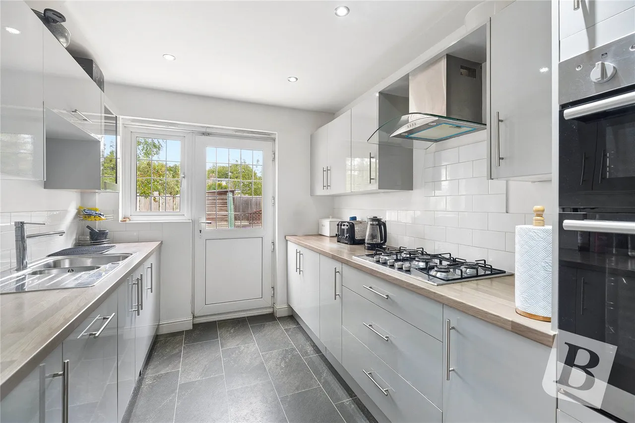 St. Marys Lane, Upminster, RM14, photo 4