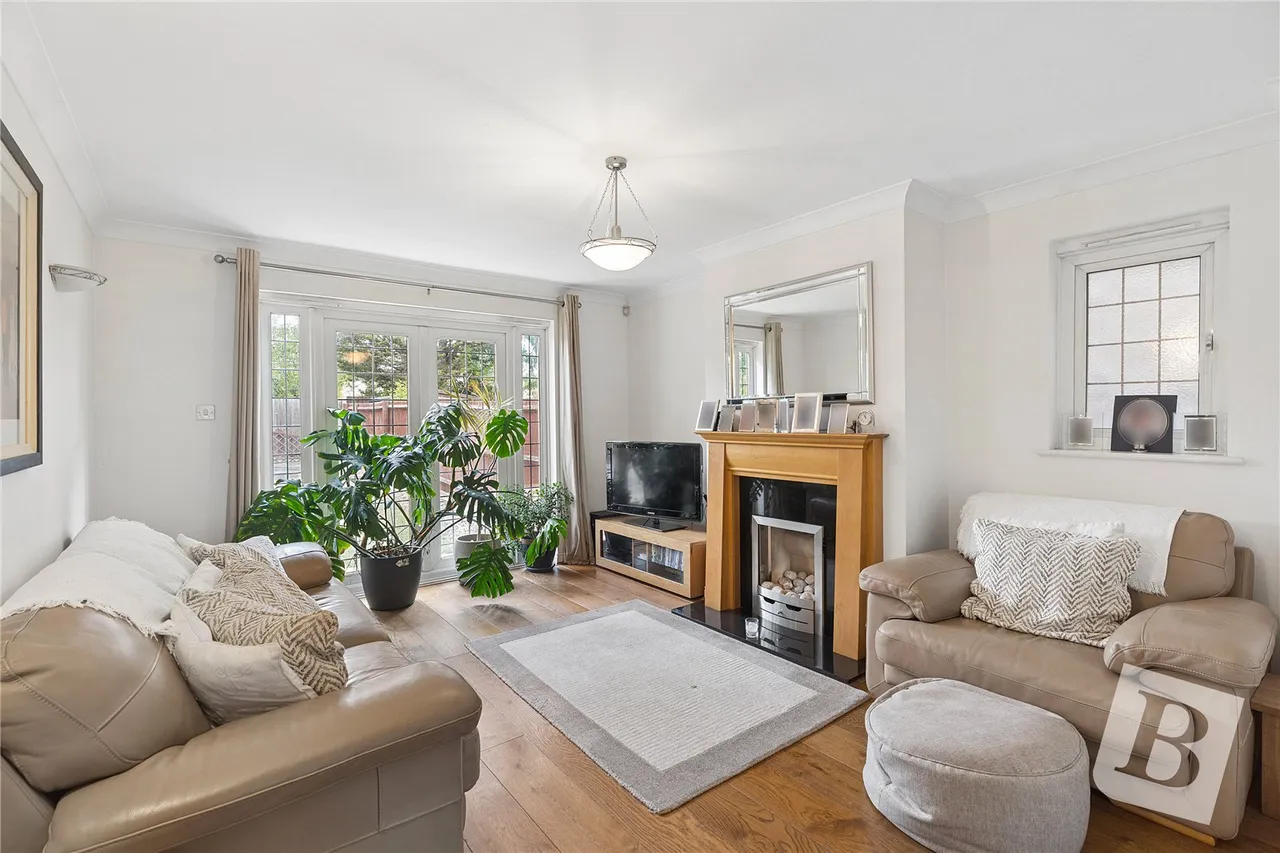 St. Marys Lane, Upminster, RM14, photo 2