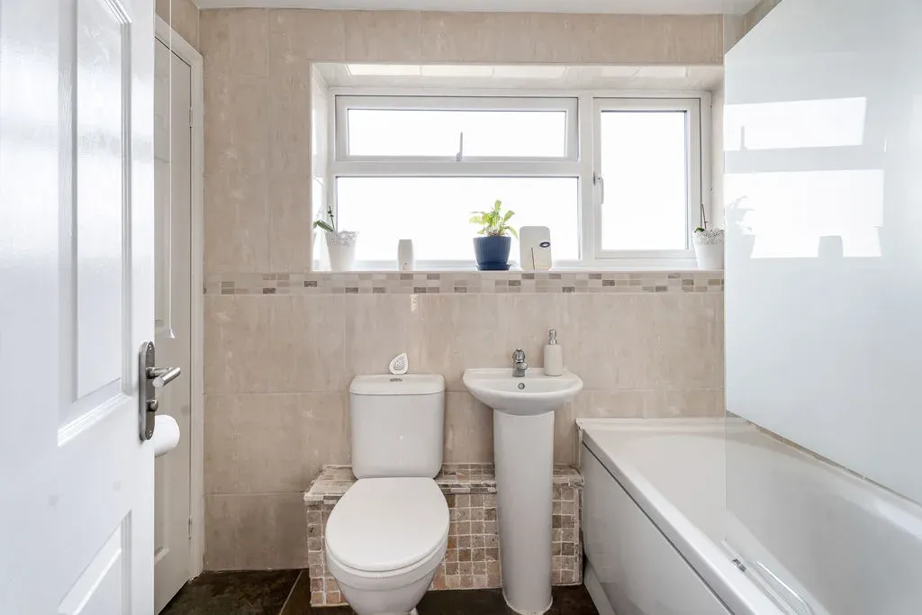 Whitby Close, Bletchley, Milton Keynes, Buckinghamshire, MK3 6NN, photo 14