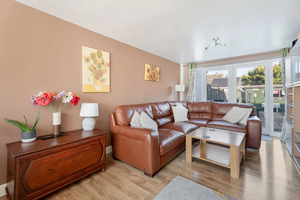 Whitby Close, Bletchley, Milton Keynes, Buckinghamshire, MK3 6NN, photo 3