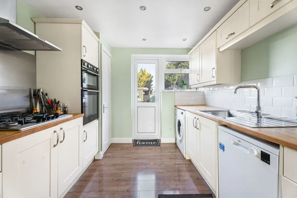 Whitby Close, Bletchley, Milton Keynes, Buckinghamshire, MK3 6NN, photo 13