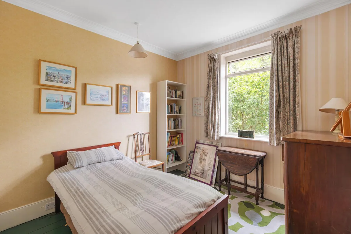 Lancaster Gardens, London, W13, photo 13