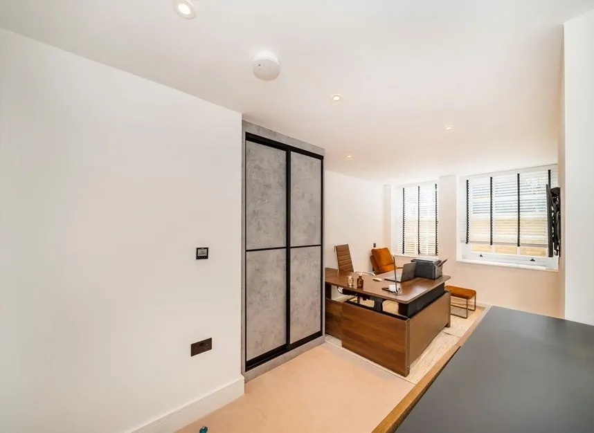 Lower Richmond Road, Putney, SW15, photo 5