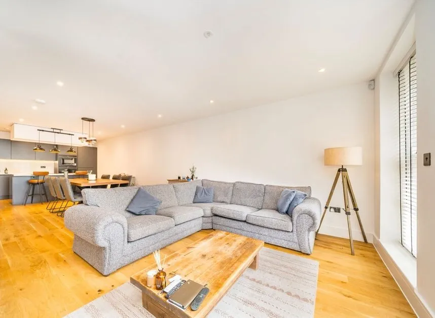 2 bed flat for sale, Lower Richmond Road, Putney, SW15