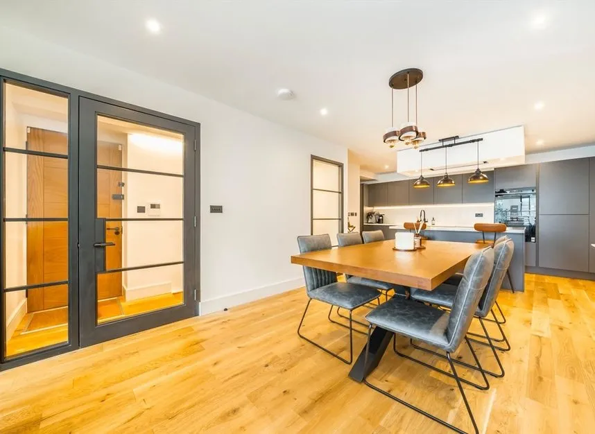 Lower Richmond Road, Putney, SW15, photo 2
