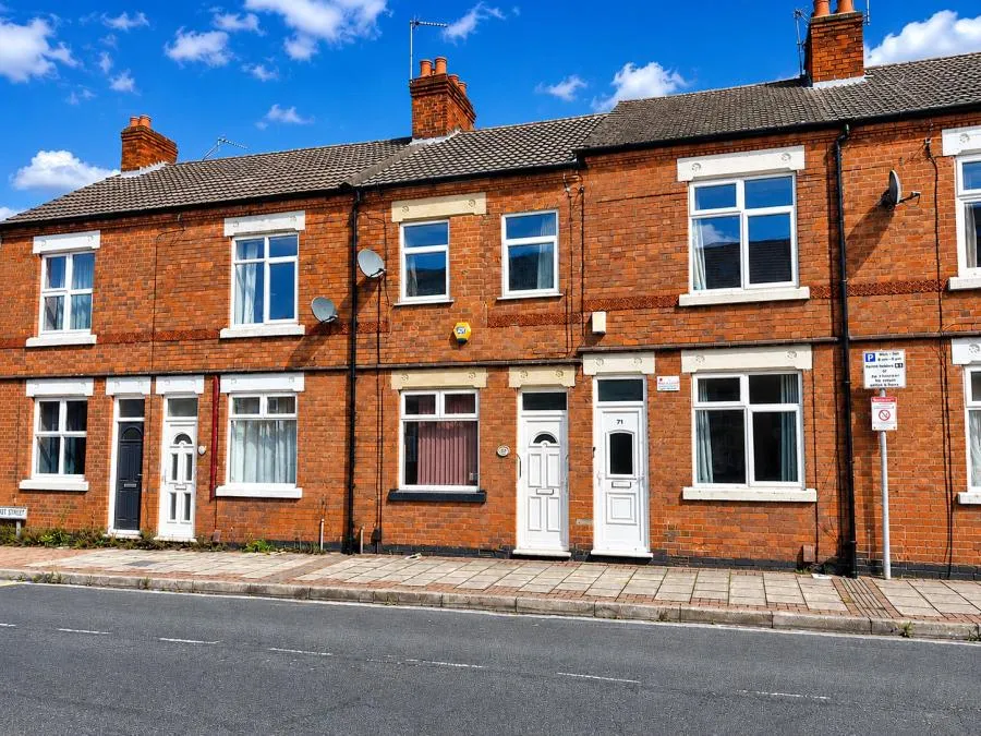 2 bed house for sale, Oxford Street, Loughborough, LE11