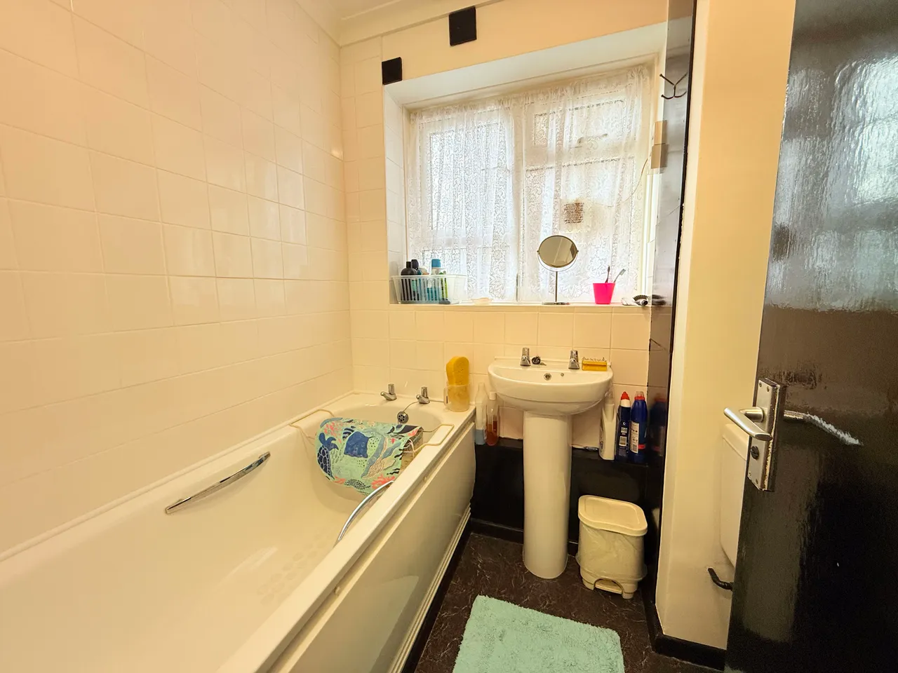 Old Ruislip Road, Northolt, UB5, photo 6