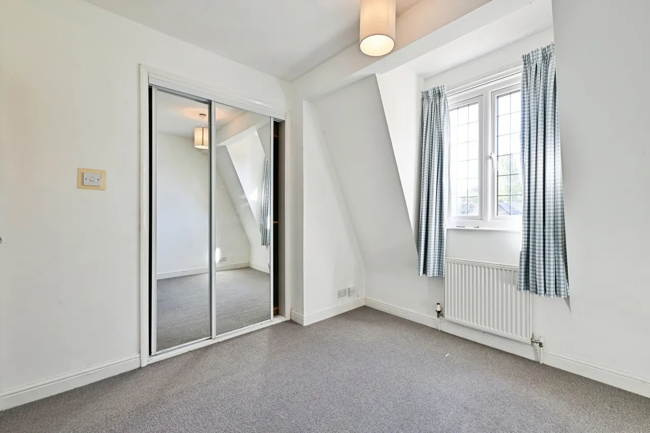 Wollaton Vale, Wollaton, NG8, photo 20