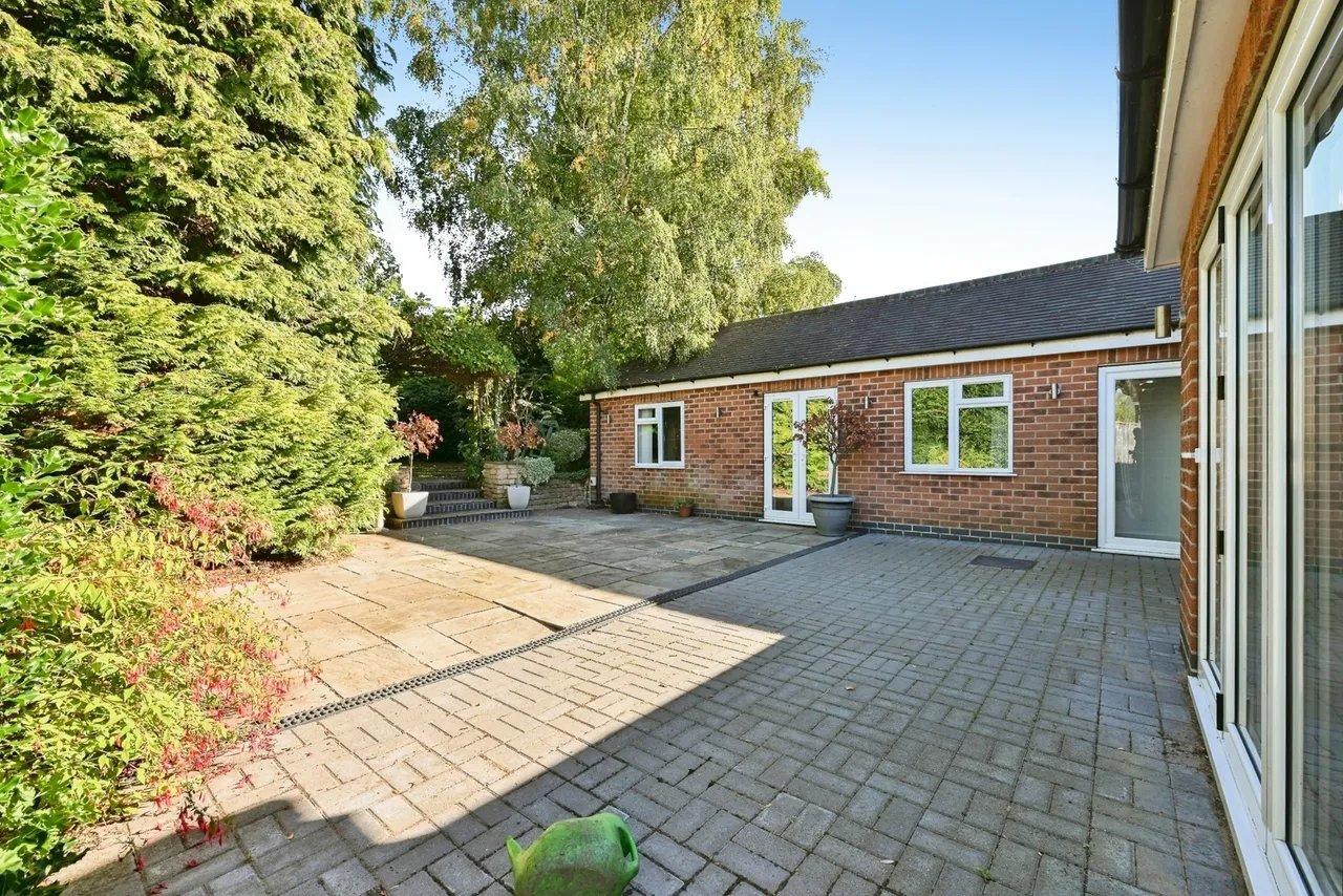 Wollaton Vale, Wollaton, NG8, photo 22