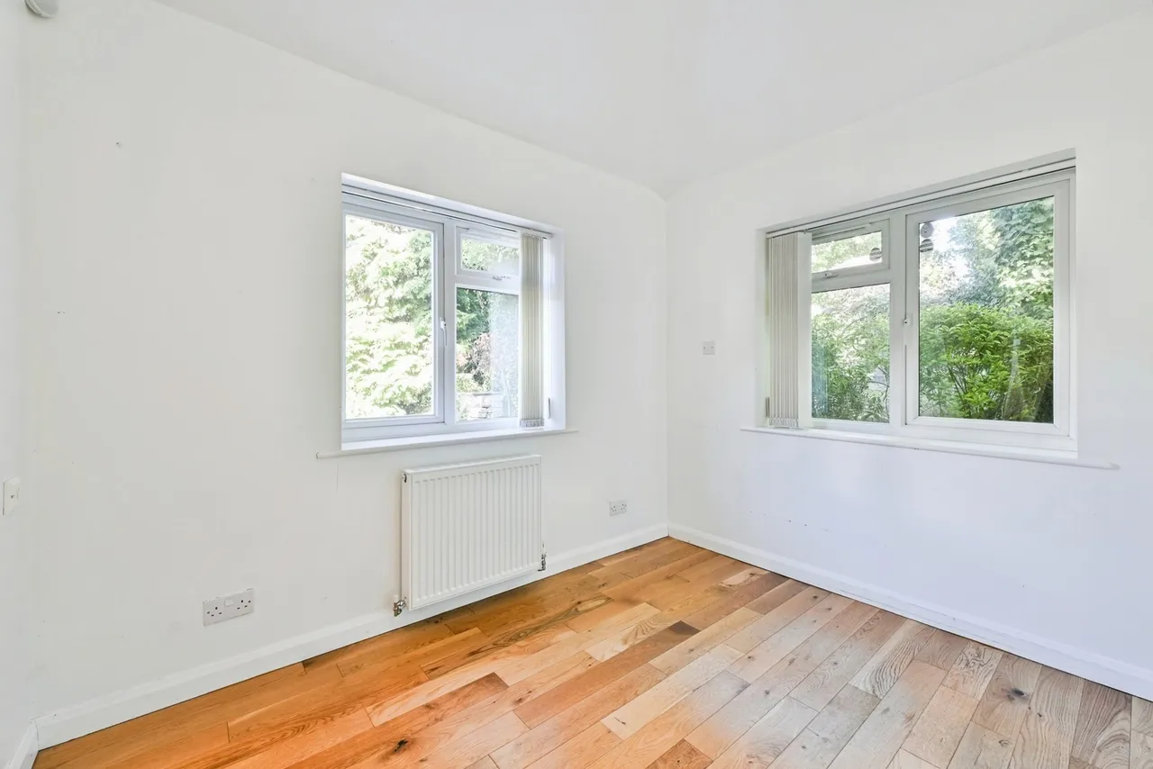 Wollaton Vale, Wollaton, NG8, photo 13