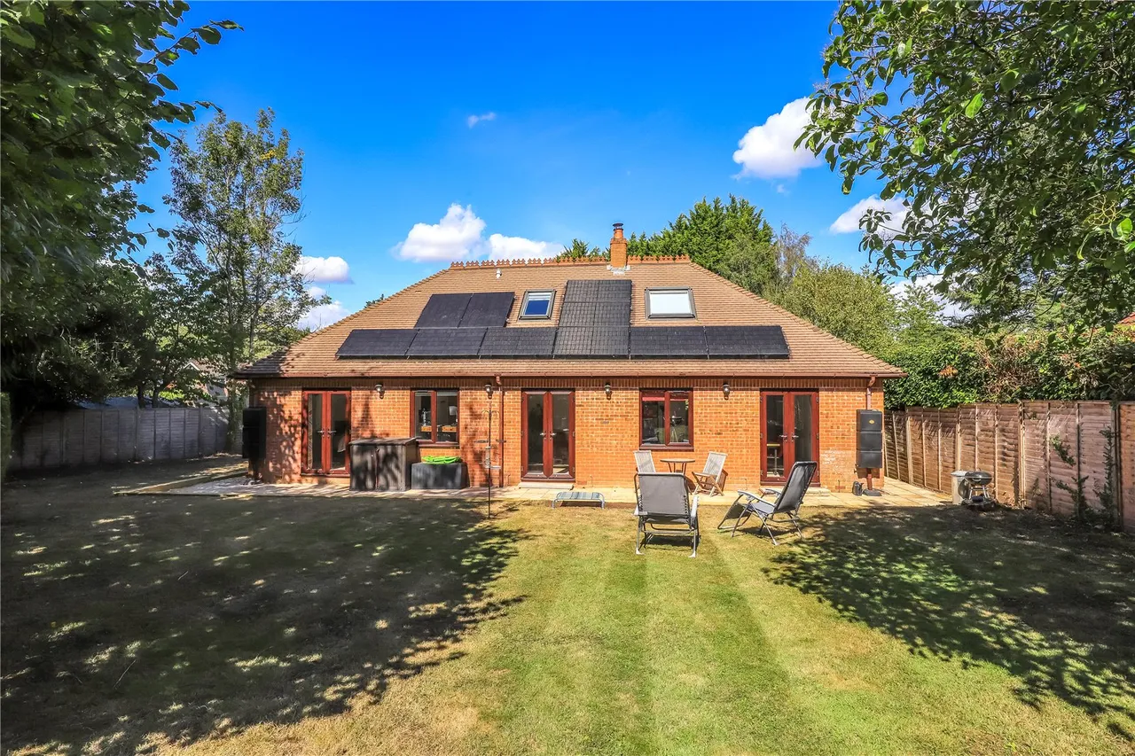 Whitchers Meadow, Alderbury, Salisbury, Wiltshire, SP5 3TL, photo 18