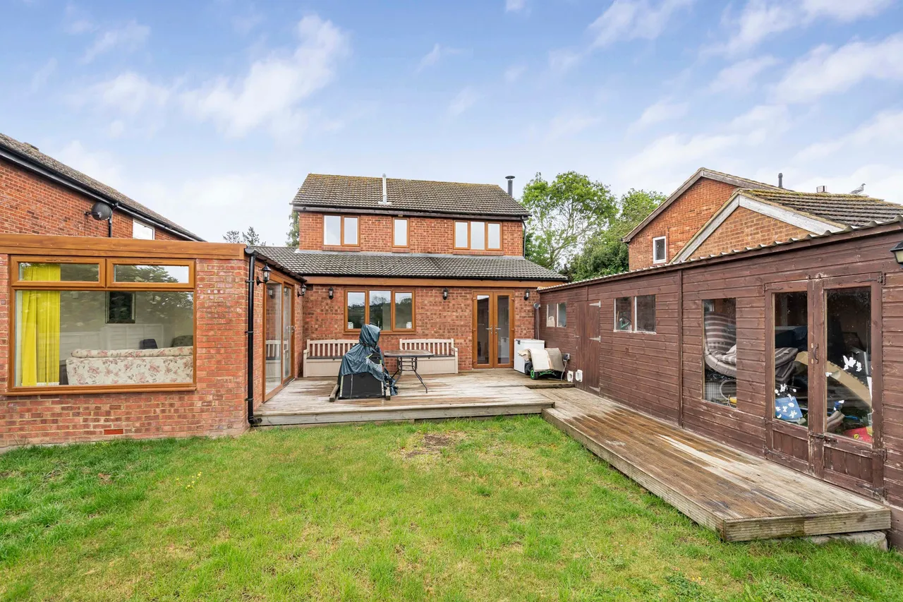Greenway, Newton Longville, MK17, photo 2