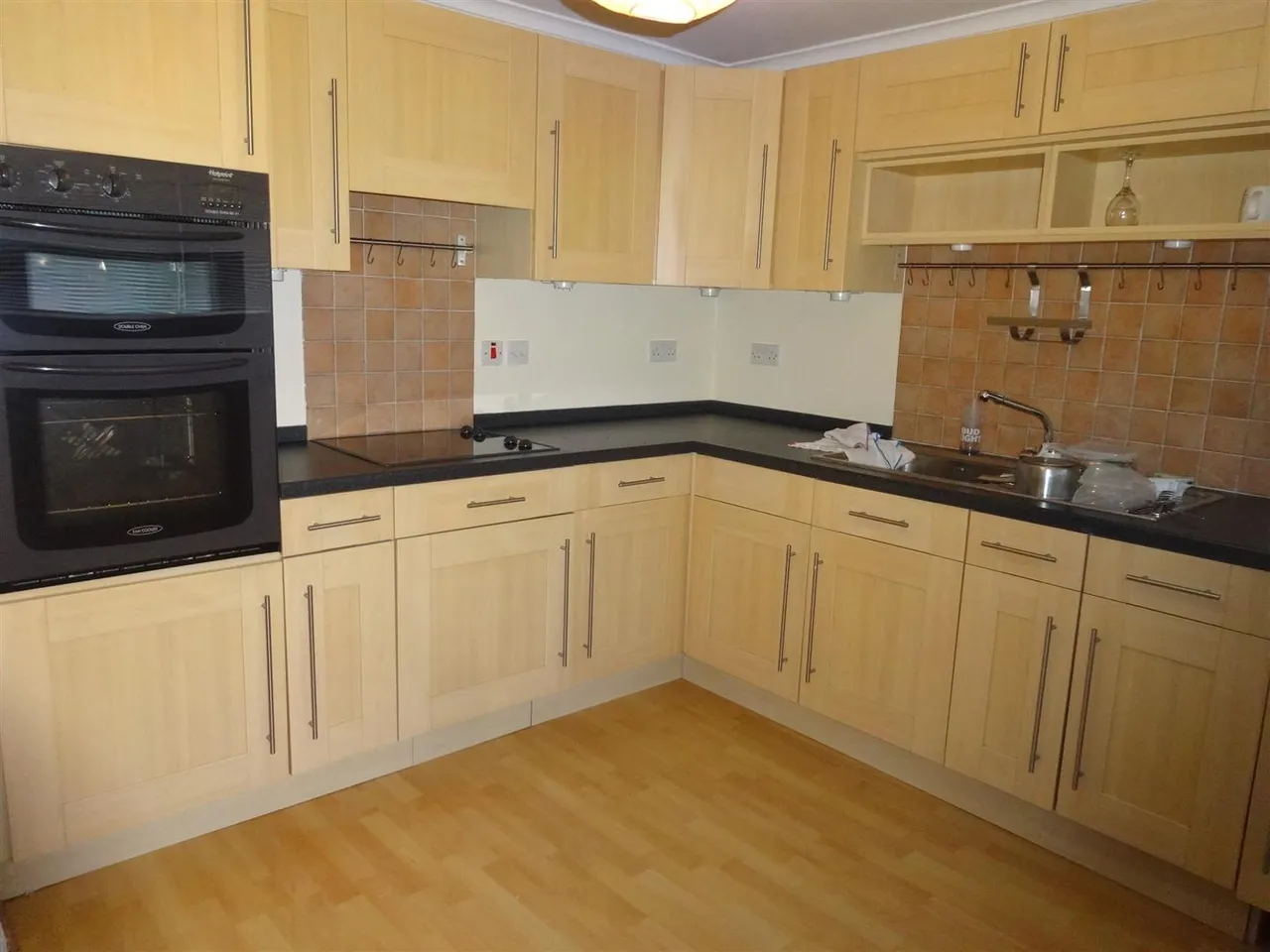 Glendower Court, Rhyl, Clwyd, LL18 3SG, photo 2