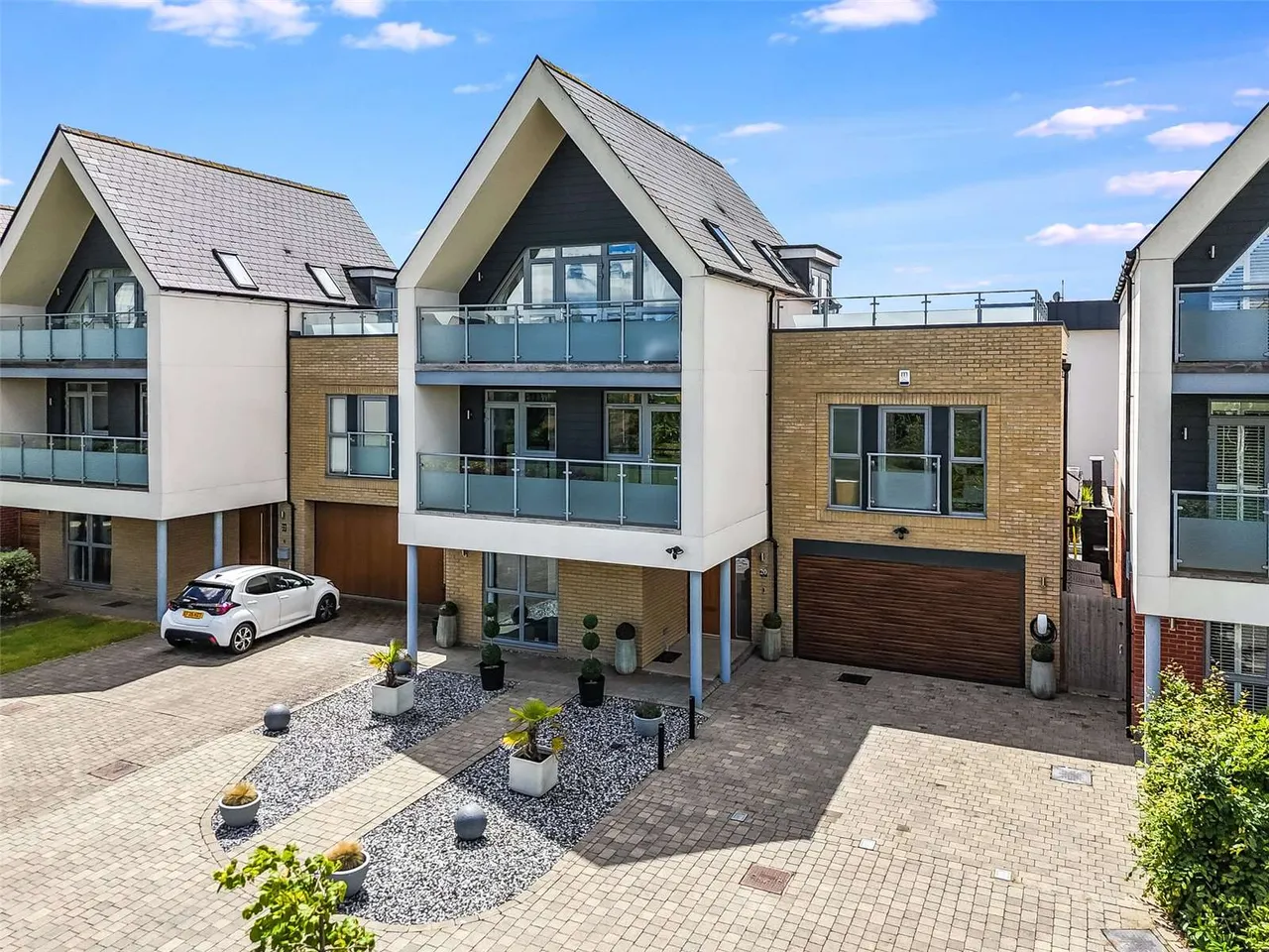 4 bed house for sale, Gordon Carlton Gardens, Chelmsford Garden, CM1
