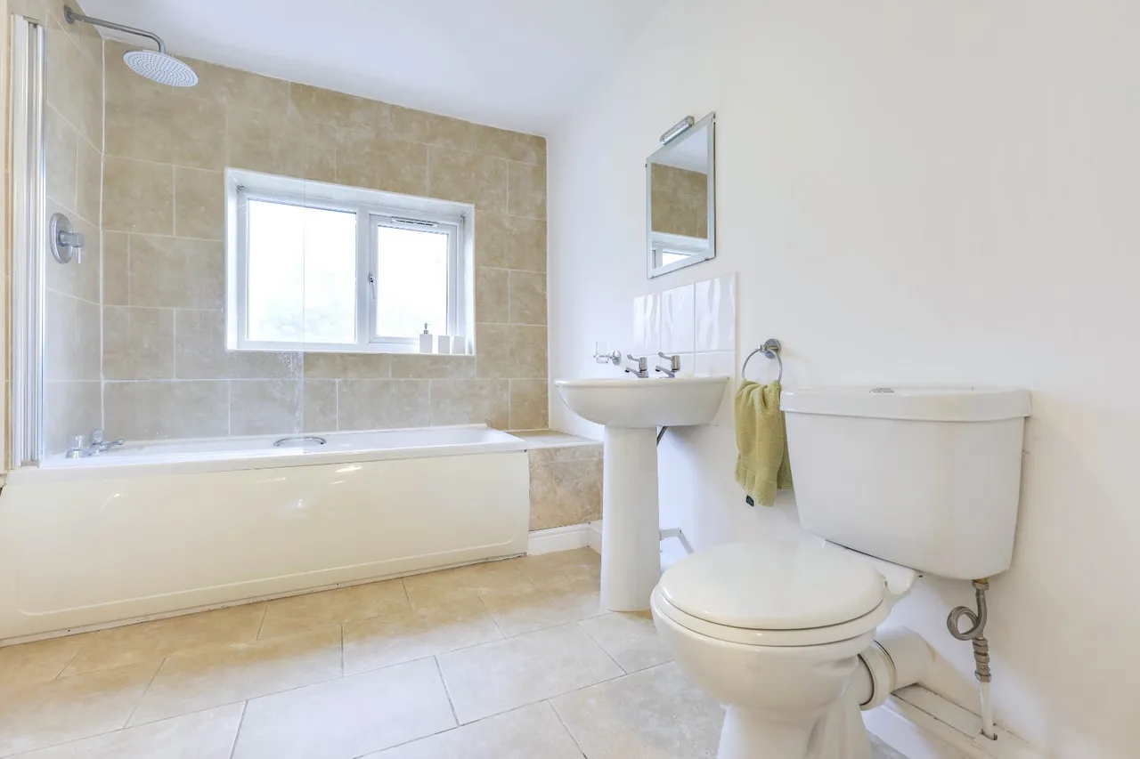 Hillcrest Rise, Leeds, LS16, photo 12