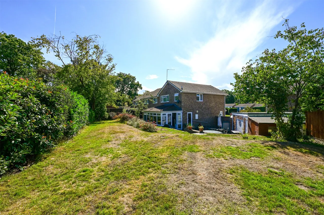 Hampton Close, Church Crookham, Fleet, Hampshire, GU52 8LB, photo 11