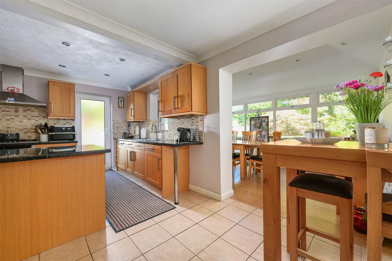 Hampton Close, Church Crookham, Fleet, Hampshire, GU52 8LB, photo 2