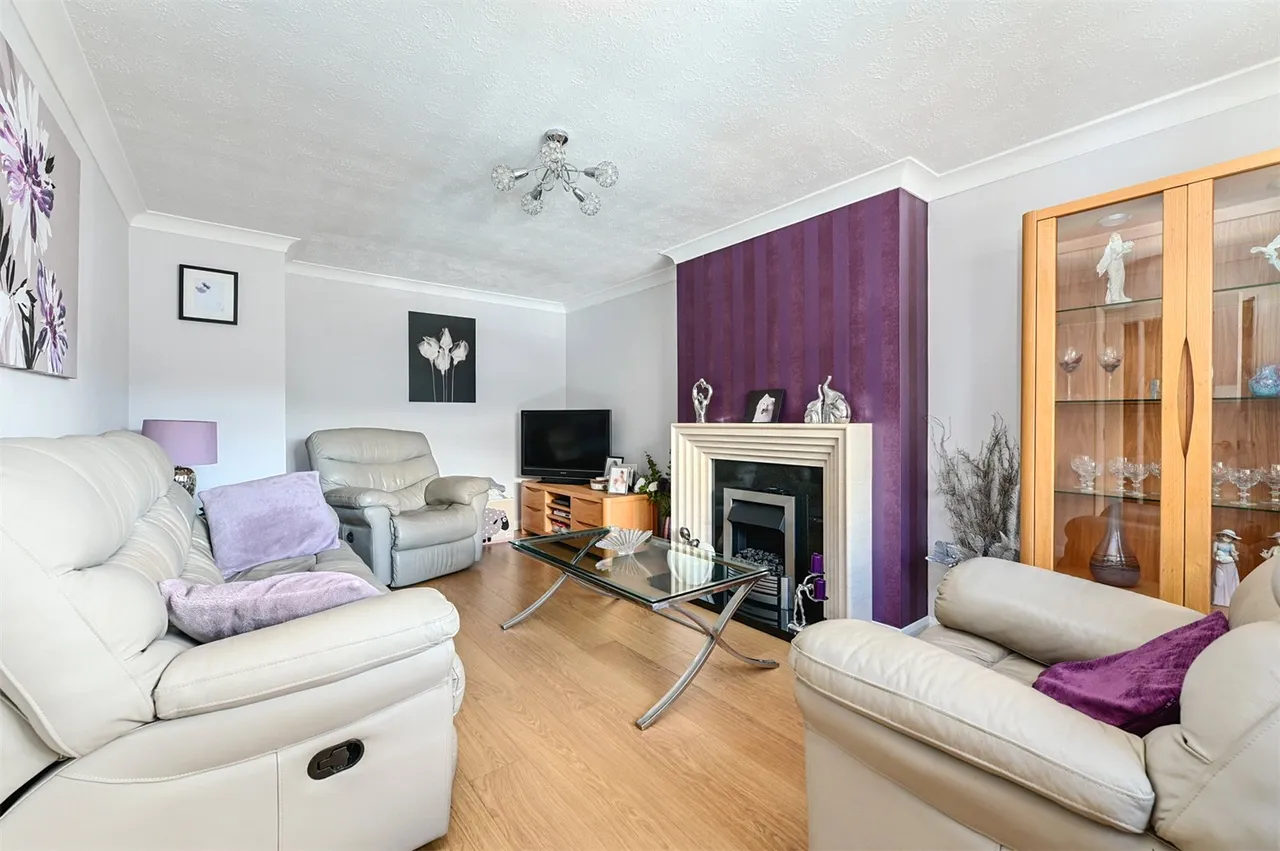 Hampton Close, Church Crookham, Fleet, Hampshire, GU52 8LB, photo 9