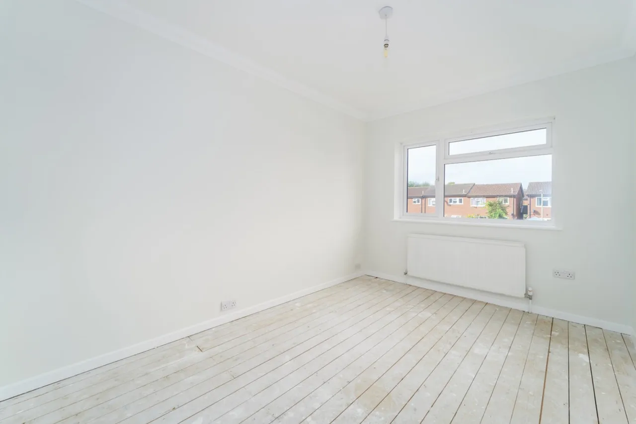 Mullens Road, Egham, photo 11