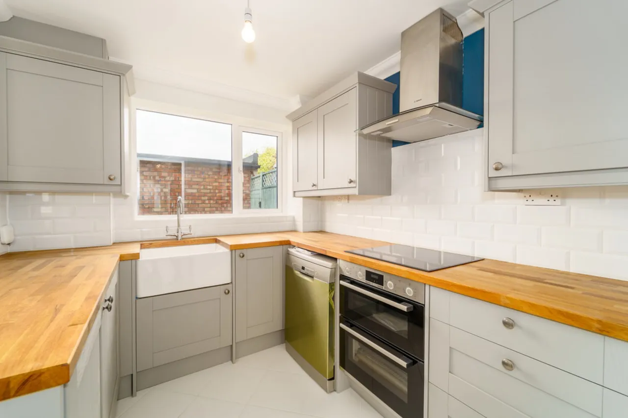 Mullens Road, Egham, photo 6