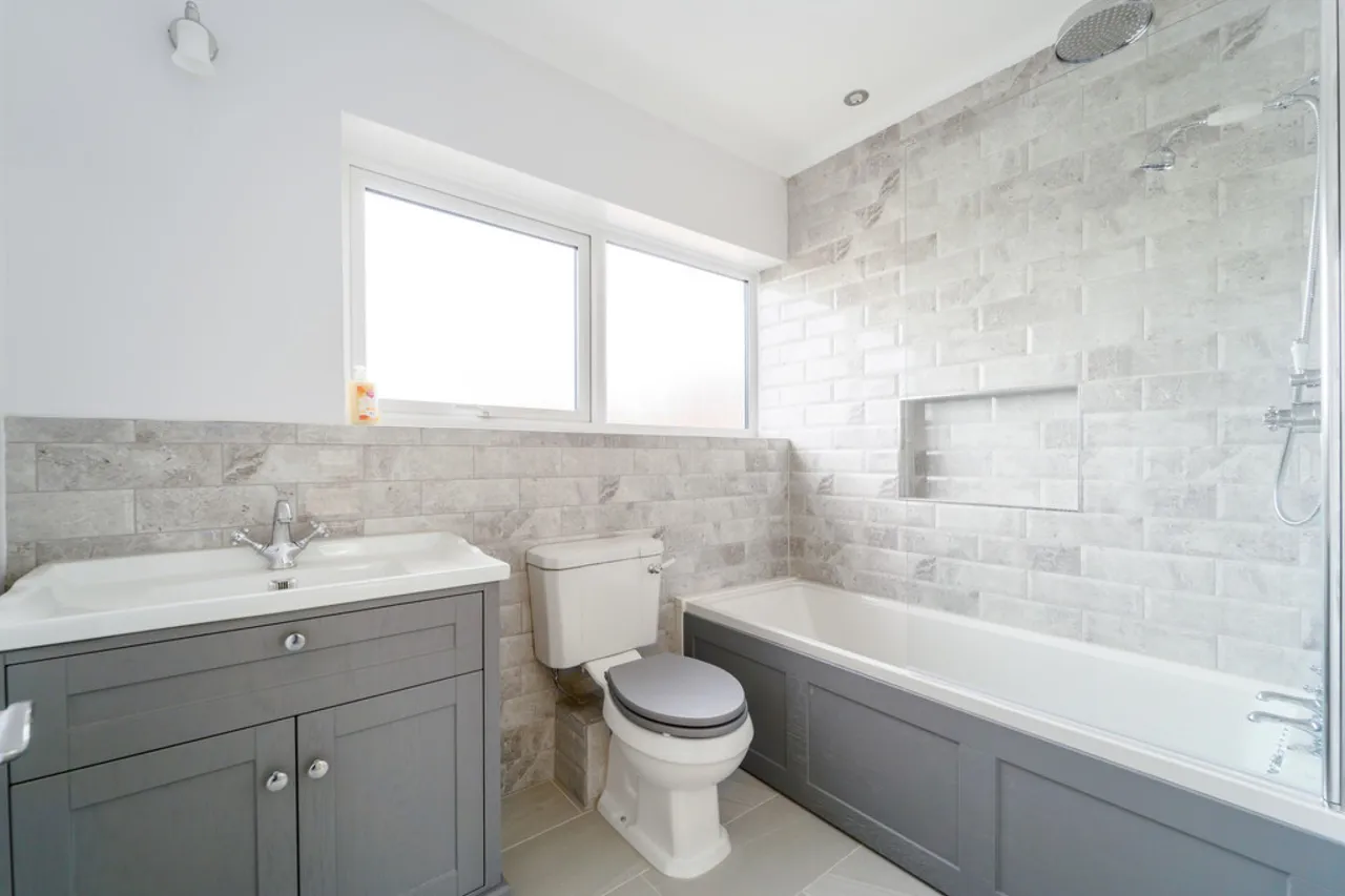 Mullens Road, Egham, photo 7