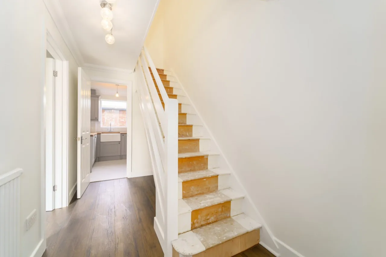 Mullens Road, Egham, photo 8