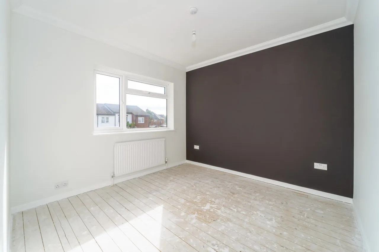 Mullens Road, Egham, photo 10