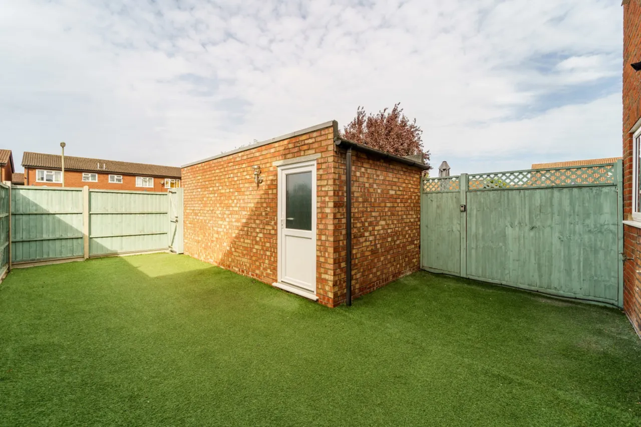 Mullens Road, Egham, photo 5