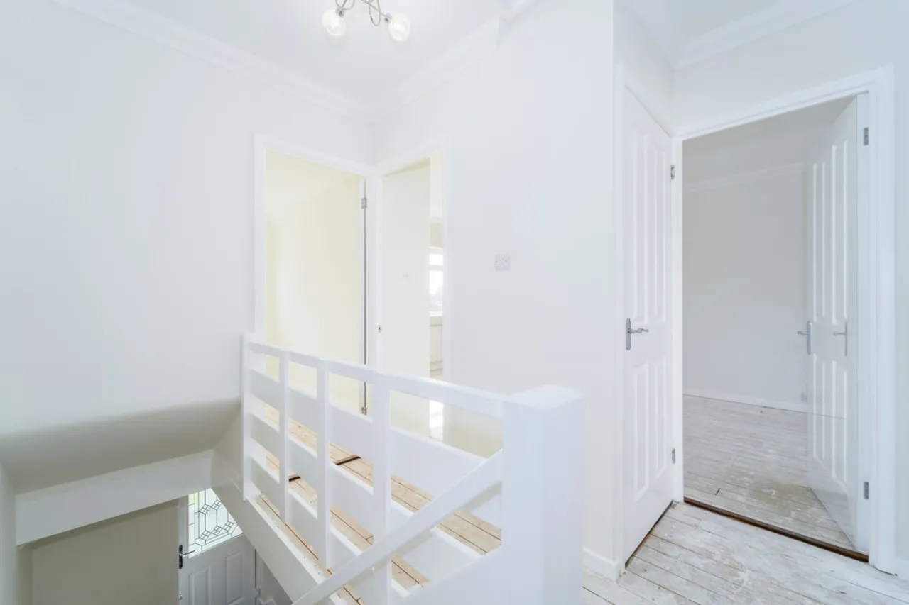 Mullens Road, Egham, photo 9