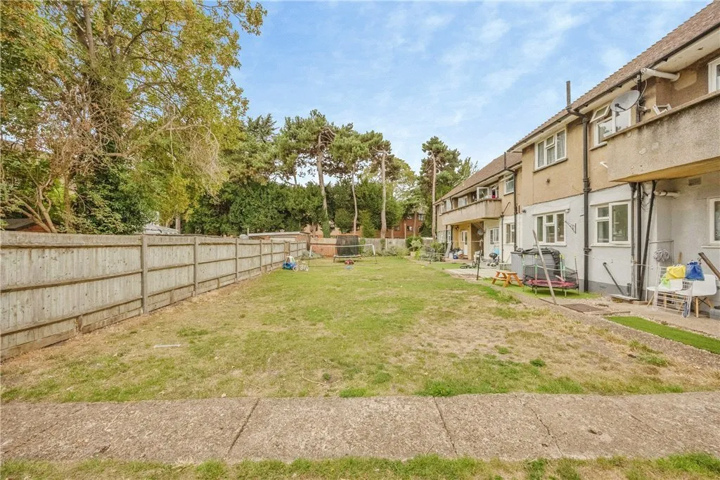 Goston Gardens, THORNTON HEATH, Surrey, CR7, photo 9