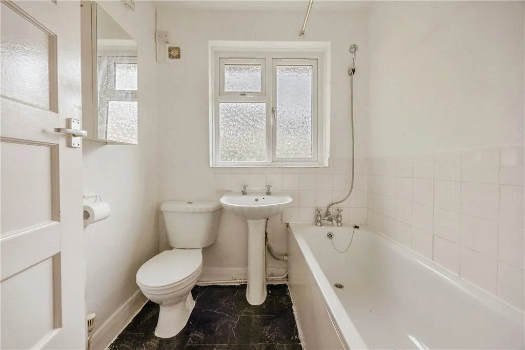 Goston Gardens, THORNTON HEATH, Surrey, CR7, photo 6