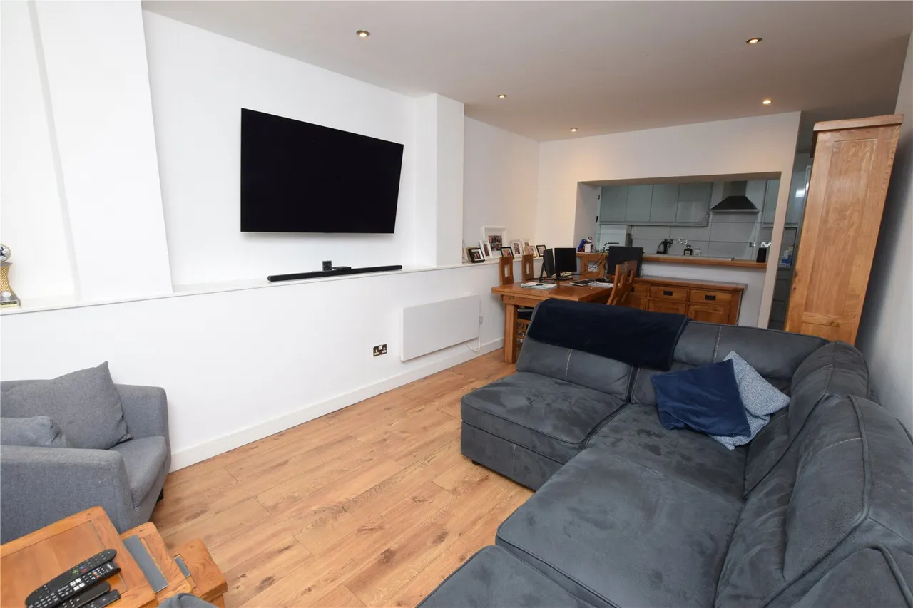 High Road, Chadwell Heath, RM6, photo 4