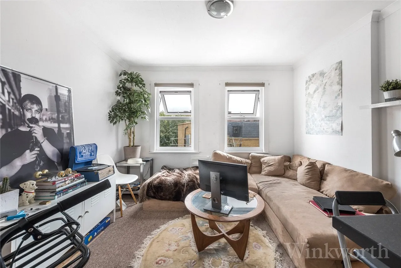1 bed flat to rent, Peckham High Street, London, SE15
