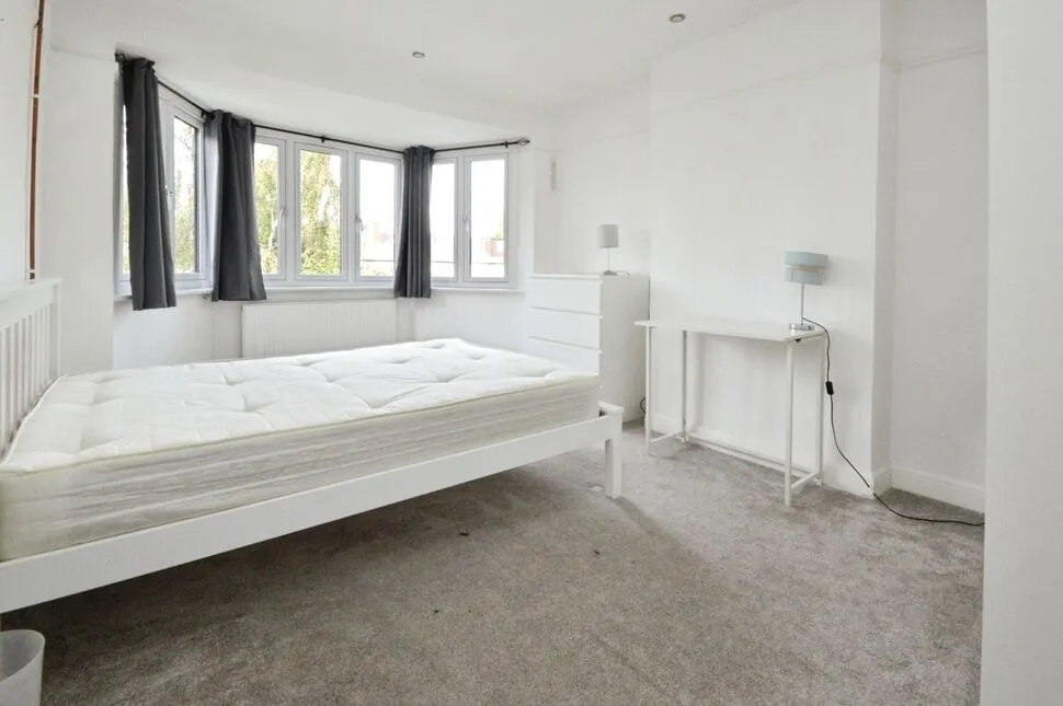 Cypress Avenue, Whitton, TW2, photo 4