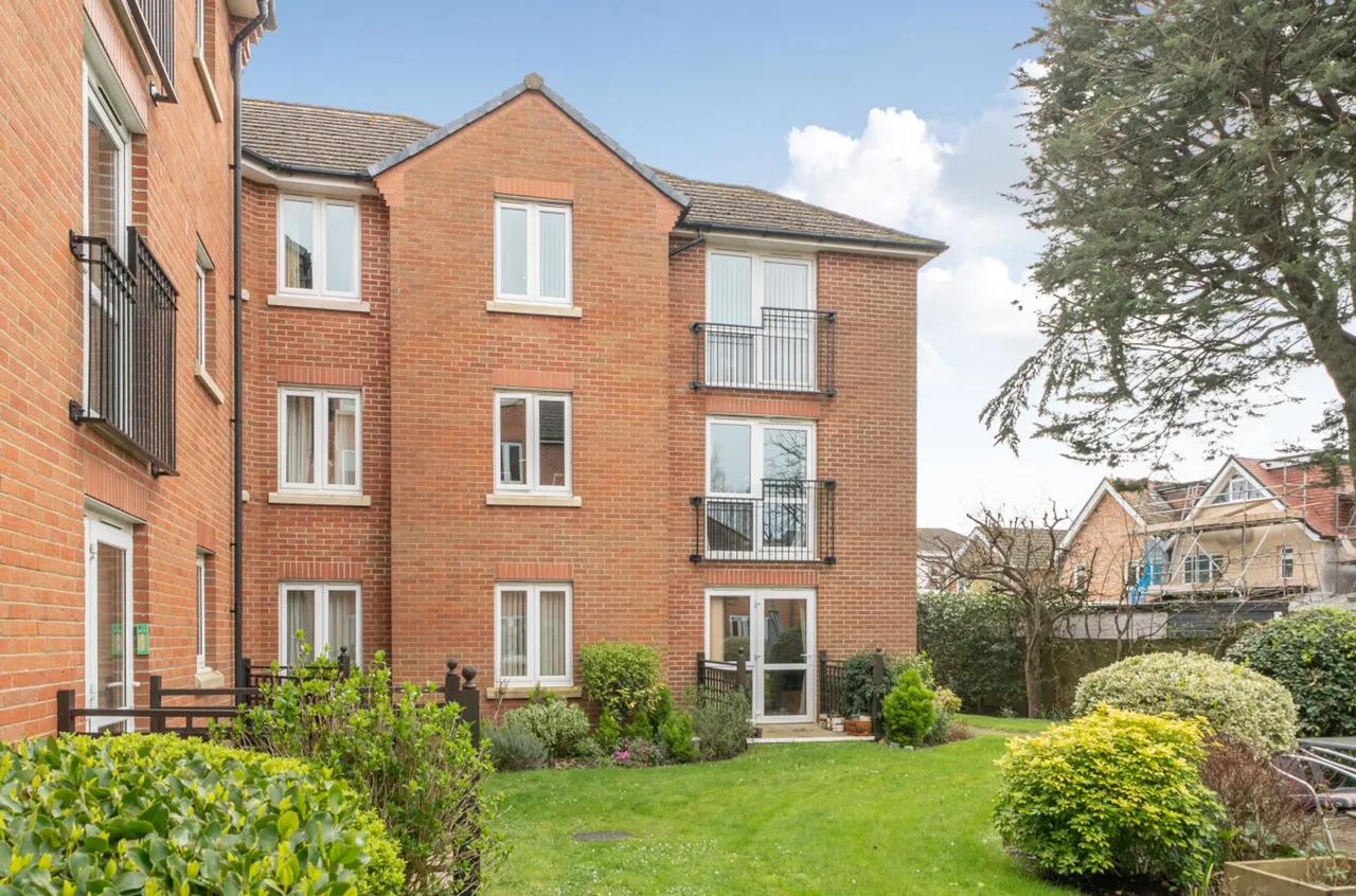 1 bed property for sale, Stockbridge Road, Chichester, PO19