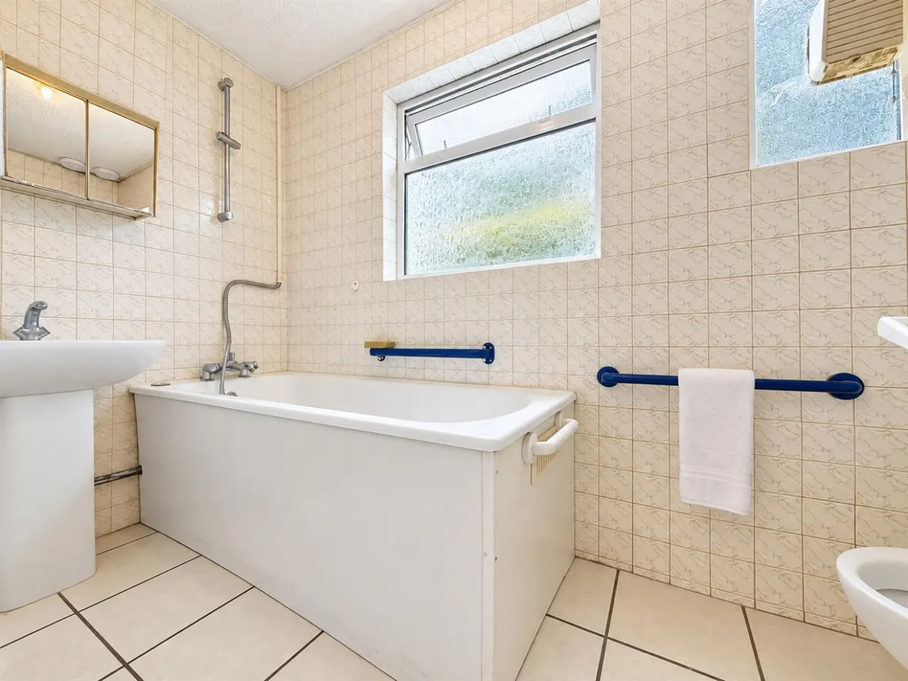 Detached For SaleStrafford Road, Hounslow, TW3, photo 8