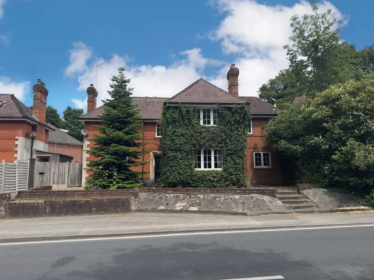 4 bed house for sale — Maple Crescent, Wilton, Salisbury