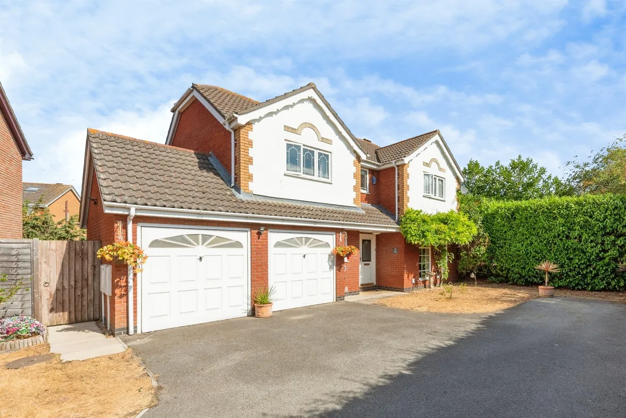 4 bed house for sale — Harvest Way, Sleaford