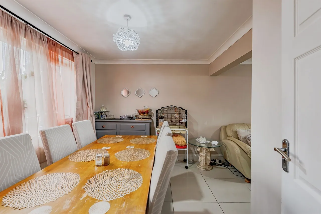 Woodfield Road, Crawley, RH10, photo 8